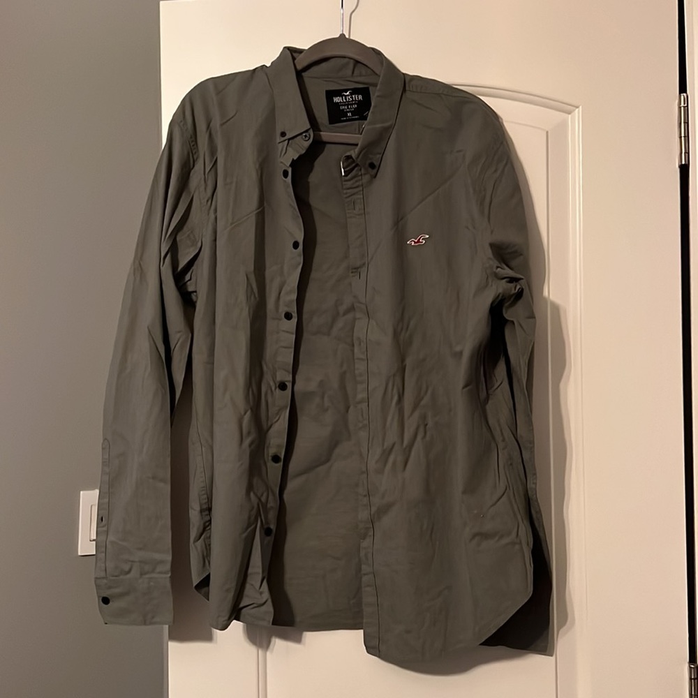 hollister button down - Picture 3 of 3